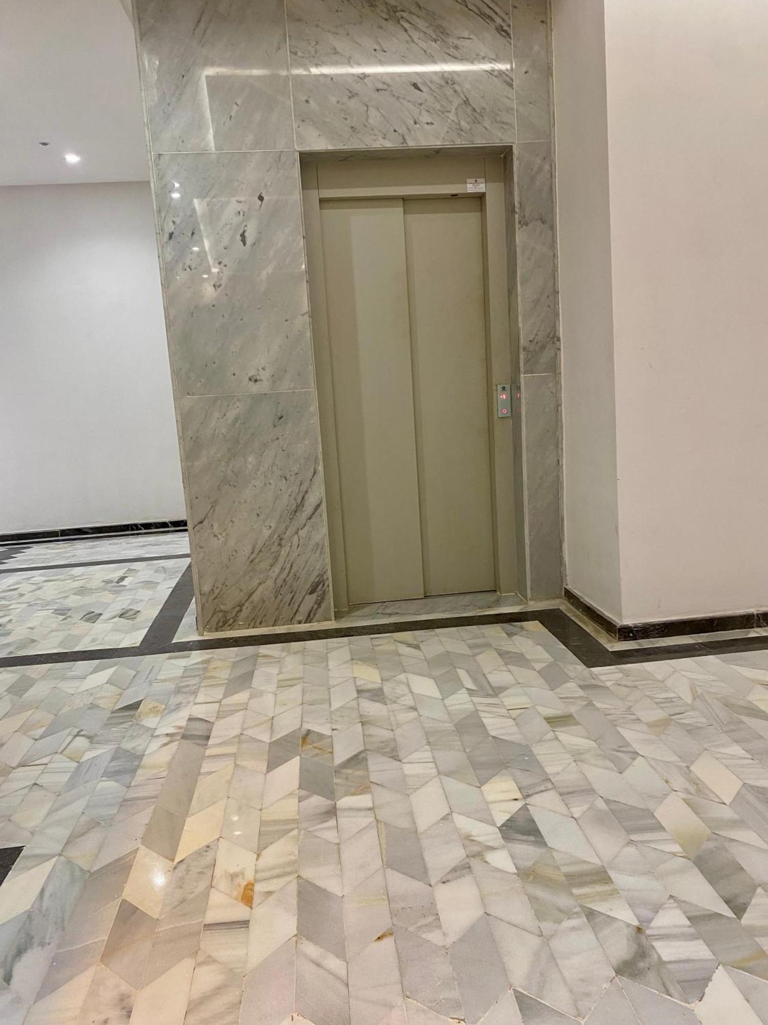 Elegance En 40 Metres Nouaceur Apartment Bagian luar foto